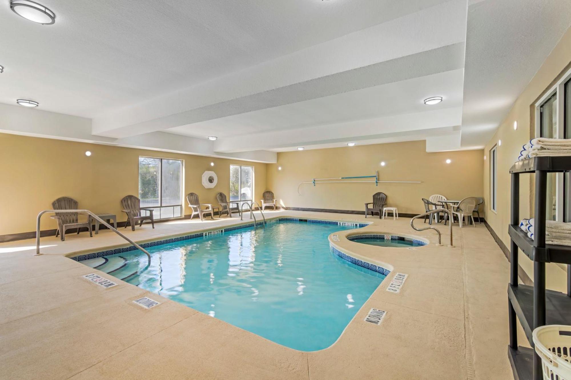 Comfort Suites Брансвік Екстер'єр фото